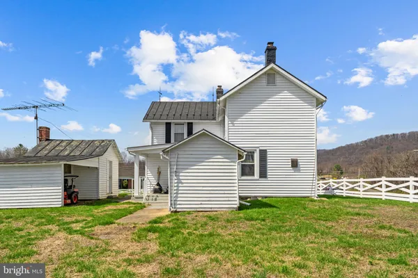 $949,500 | 57 School House Road, Washington, VA 22747
