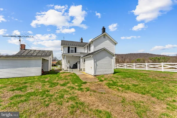 $949,500 | 57 School House Road, Washington, VA 22747