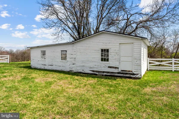 $949,500 | 57 School House Road, Washington, VA 22747