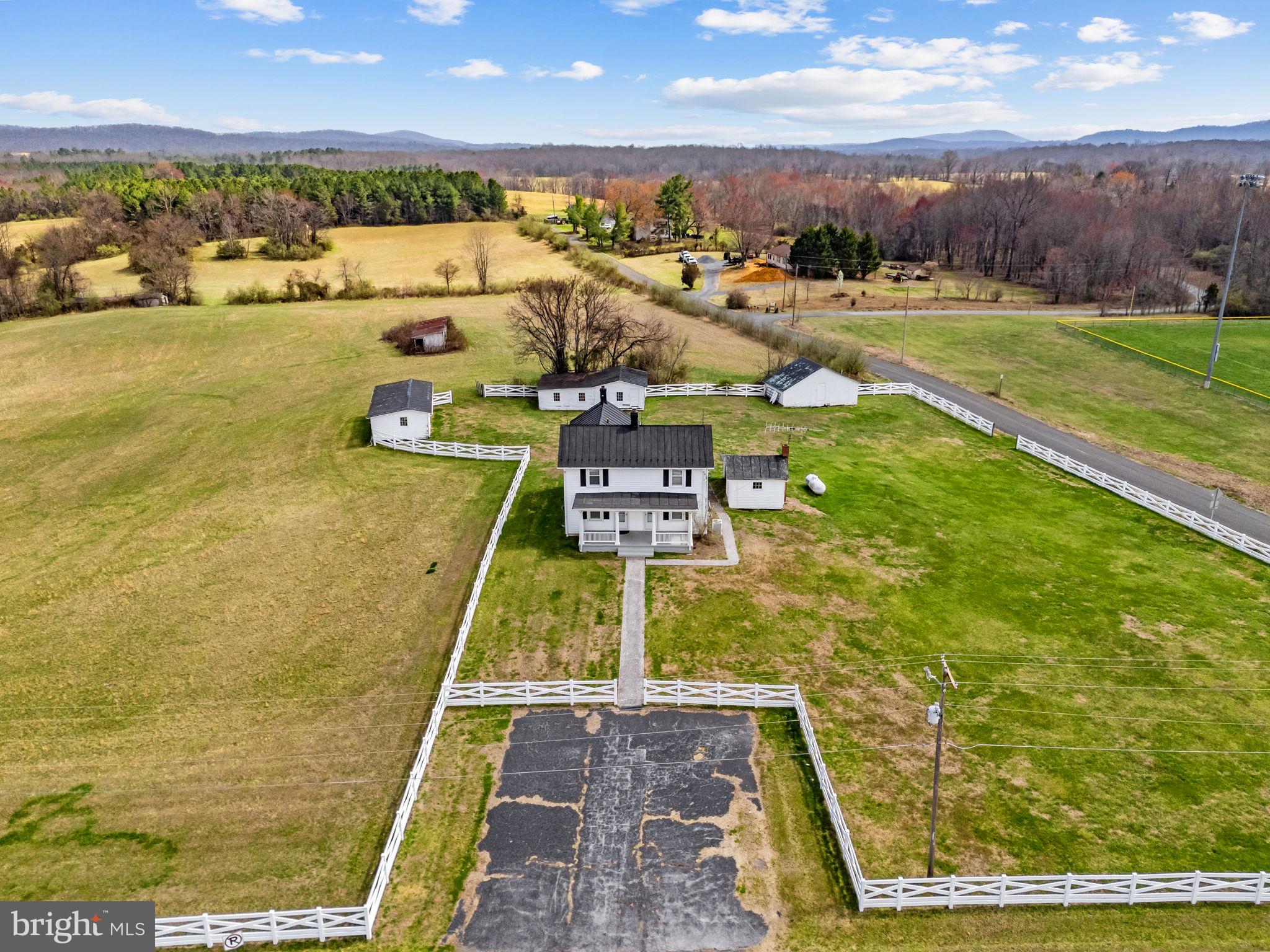 57 School House Road Washington, VA 22747 - Photo 8 of 75