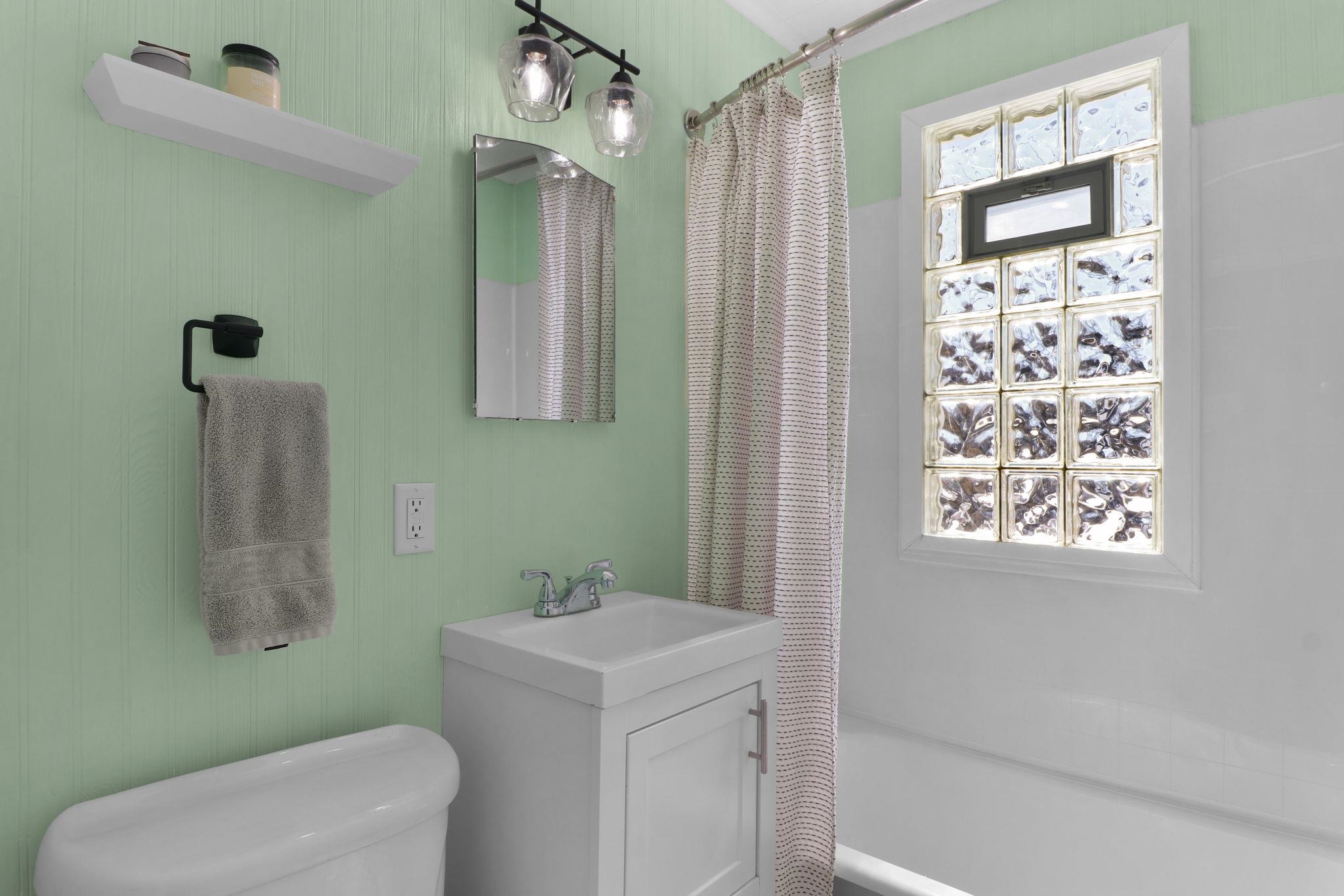 2513 Moland Street Madison, WI 53704 - Photo 18 of 37