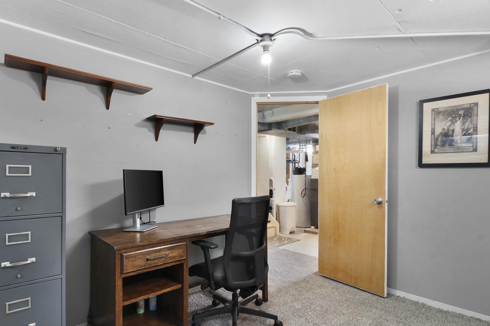 2513 Moland Street Madison, WI 53704 - Photo 26 of 37