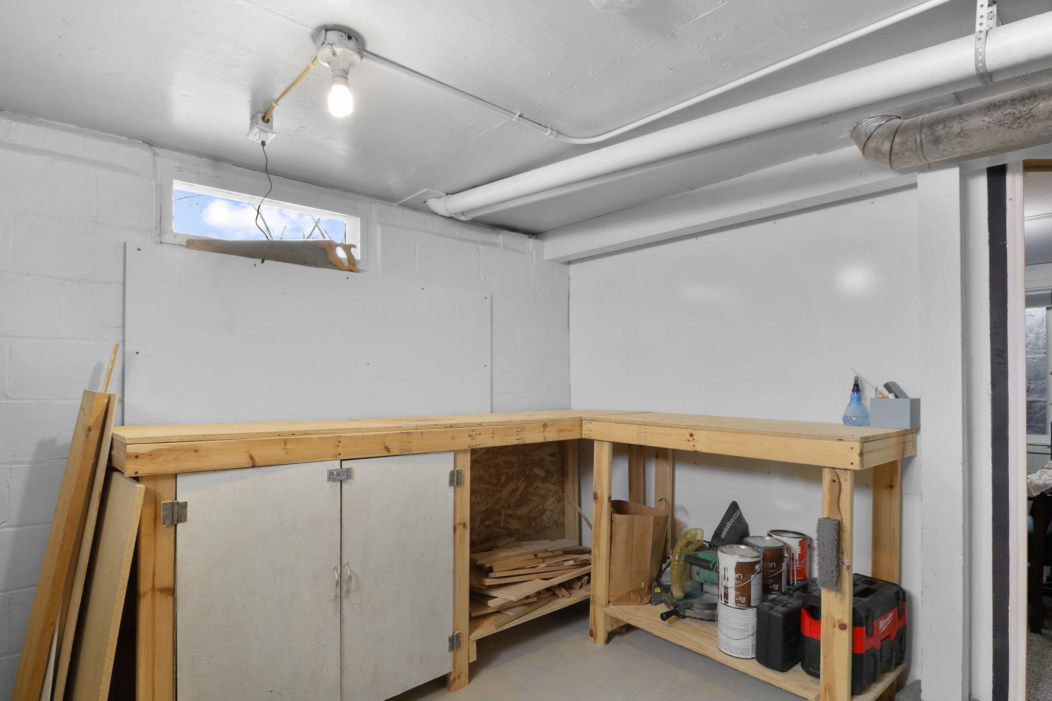 2513 Moland Street Madison, WI 53704 - Photo 28 of 37