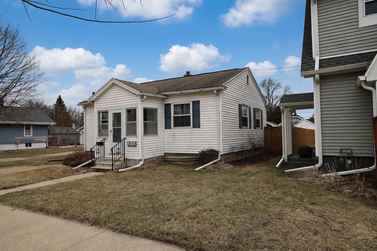 2513 Moland Street Madison, WI 53704 - Photo 37 of 37