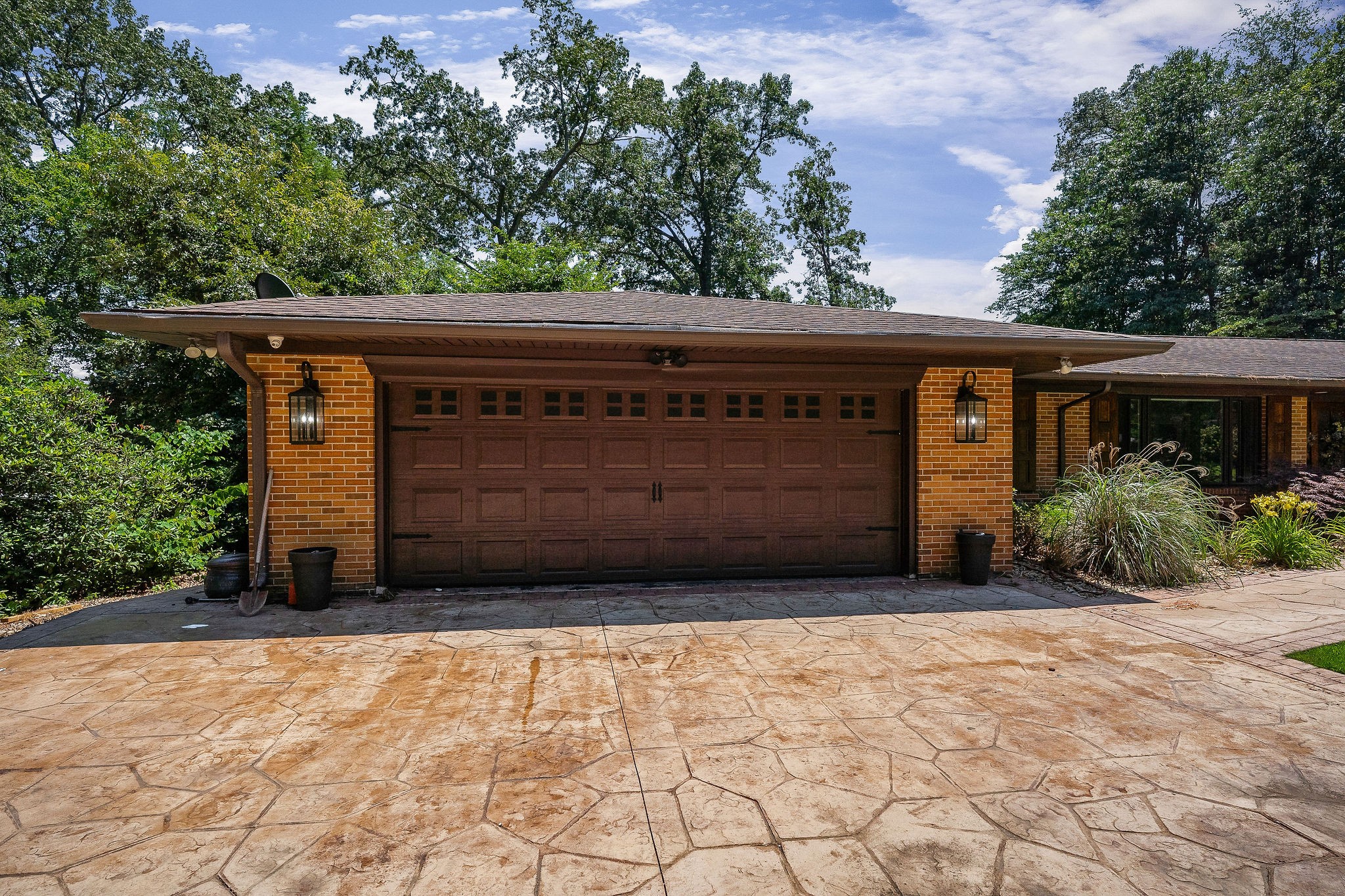 727 Timber Lane Cookeville, TN 38501 - Photo 54 of 68 a front view of a house with a garden