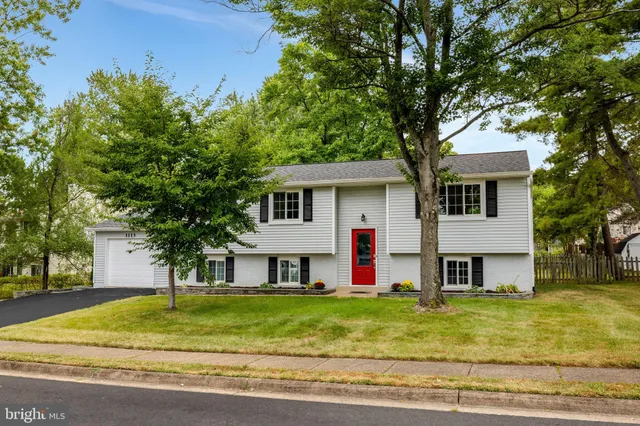 $695,000 | 1113 Bicksler Drive, Herndon, VA 20170