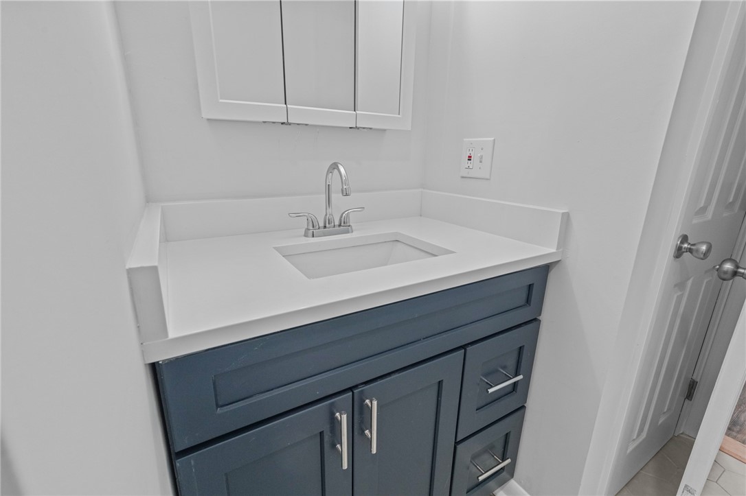 7 Curry Place Warwick, RI 02889 - Photo 11 of 34