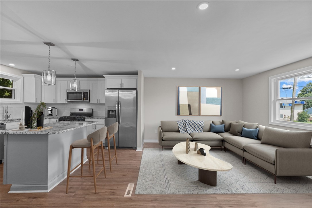 7 Curry Place Warwick, RI 02889 - Photo 2 of 34 VIRTUALY STAGED