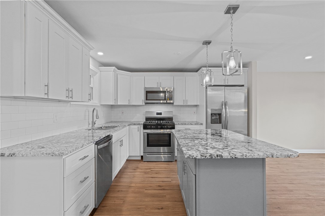 7 Curry Place Warwick, RI 02889 - Photo 4 of 34