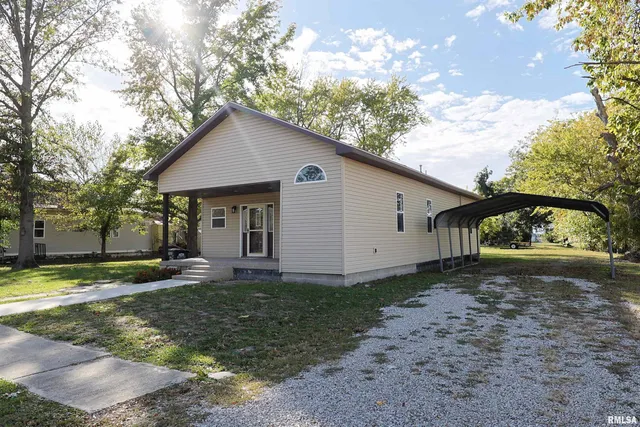 $149,500 | 711 North Vine Street, Sandoval, IL 62882