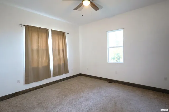 $149,500 | 711 North Vine Street, Sandoval, IL 62882