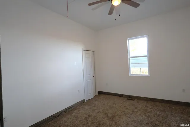 $149,500 | 711 North Vine Street, Sandoval, IL 62882