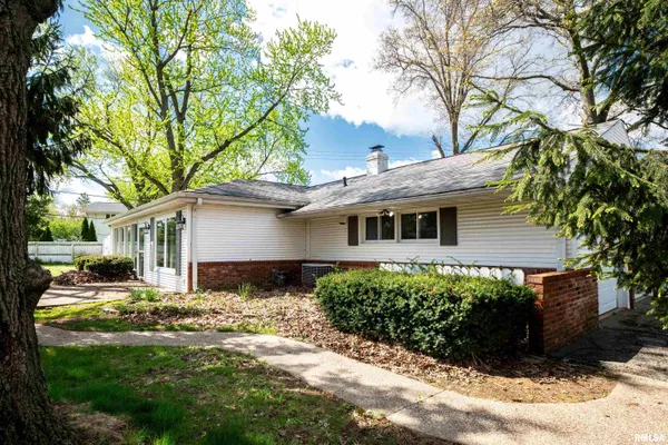 $245,000 | 508 West Teton Drive, Peoria, IL 61614