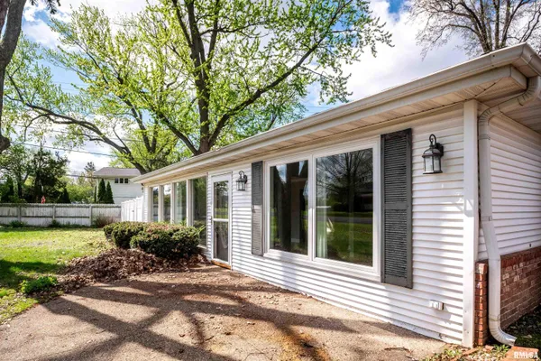 $245,000 | 508 West Teton Drive, Peoria, IL 61614