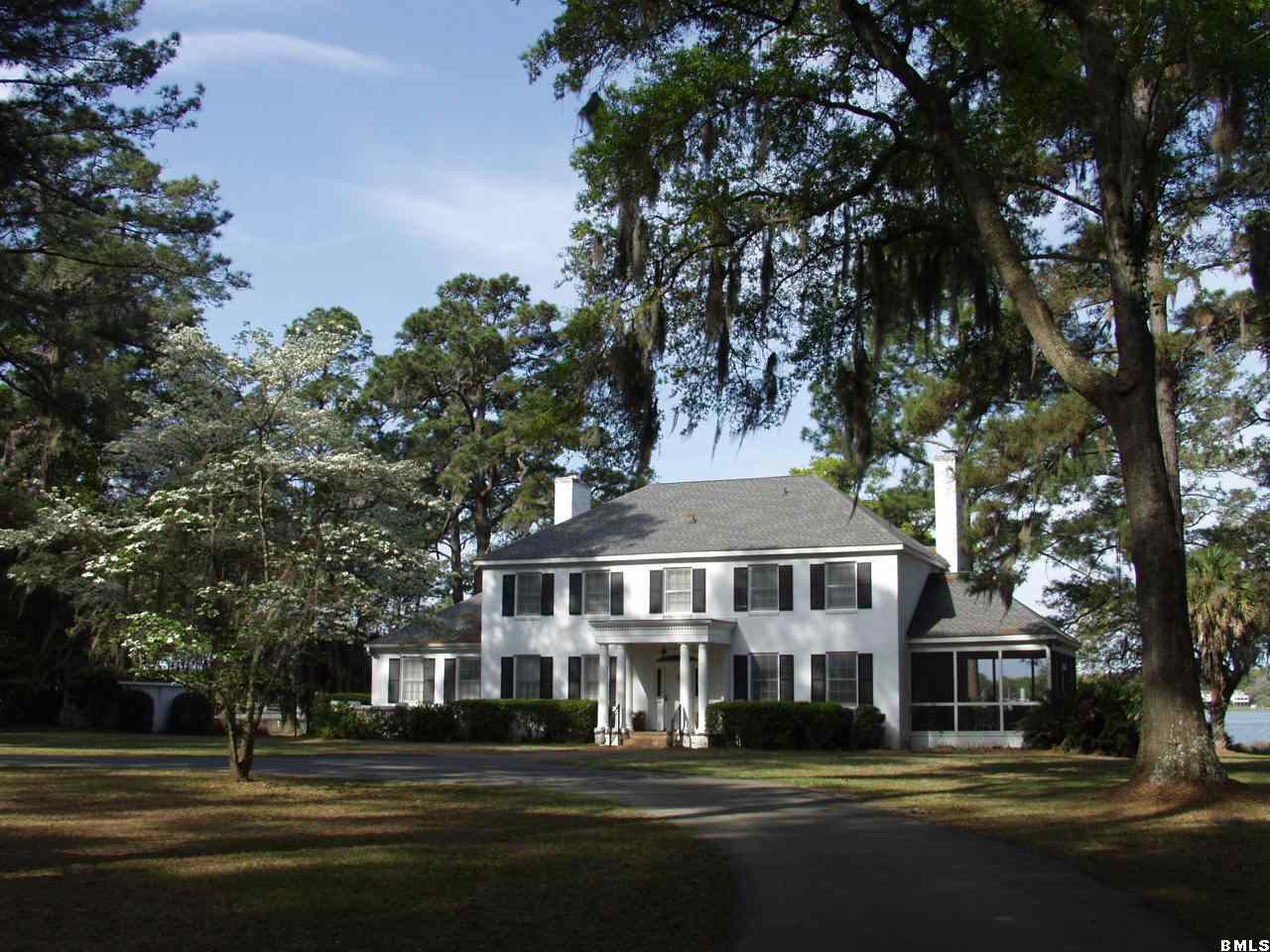 27 State Rd S-7-708 Beaufort, SC 29907 - Photo 1 of 25 Primary Photo