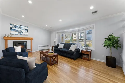 $999,000 | 190 Beverly Road, White Plains, NY 10605