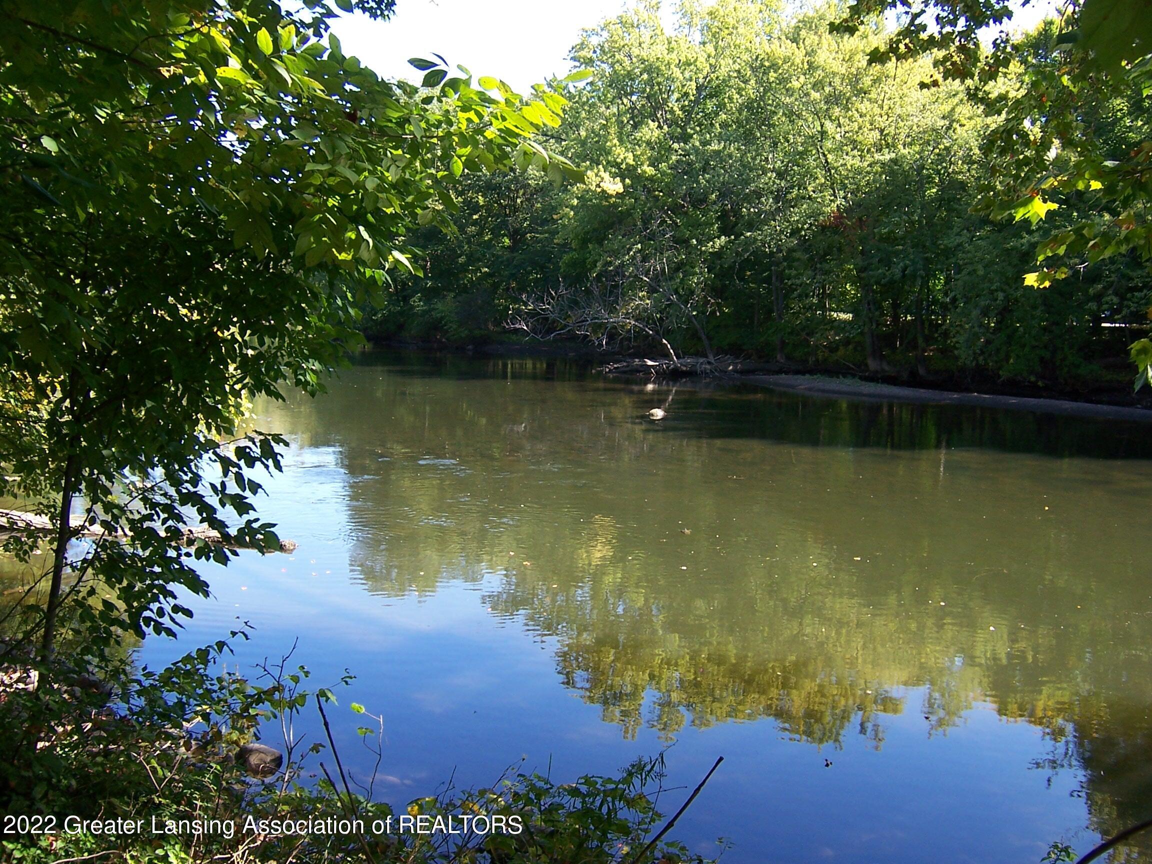 3713 Tecumseh River Road Lansing, MI 48906 - Photo 39 of 44 100_4227