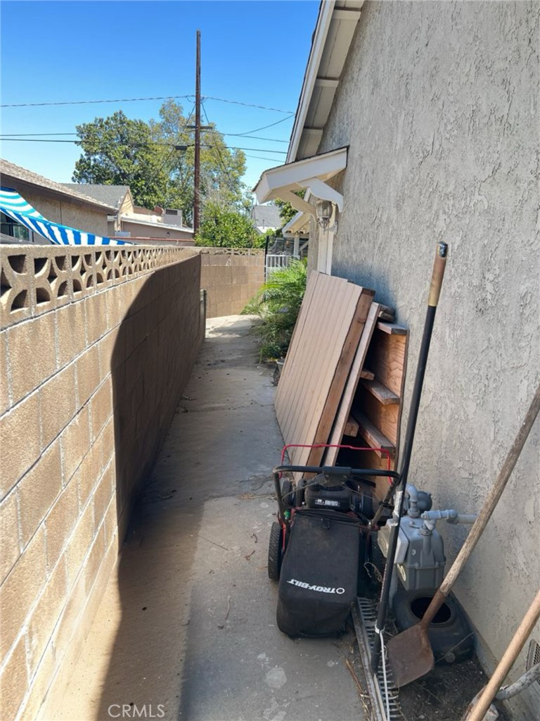 6848 Holbrook Way Riverside, CA 92504 - Photo 11 of 13 a view of a room with gym equipment
