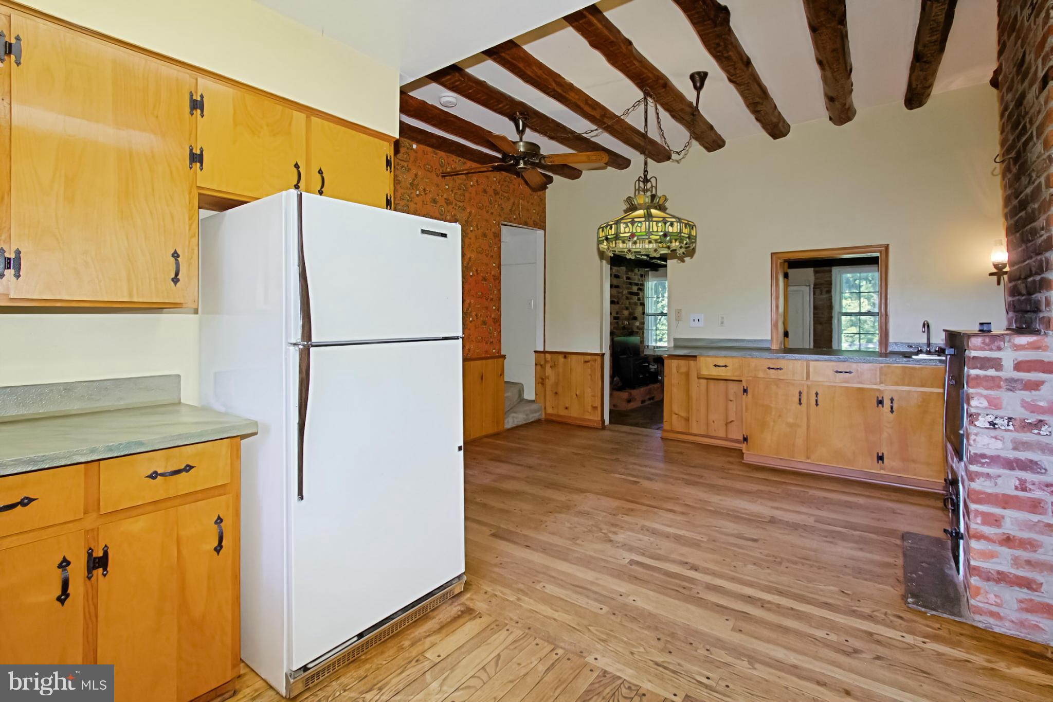 6700 Newman Road Clifton, VA 20124 - Photo 11 of 30 Kitchen with Fireplace Cooking Box