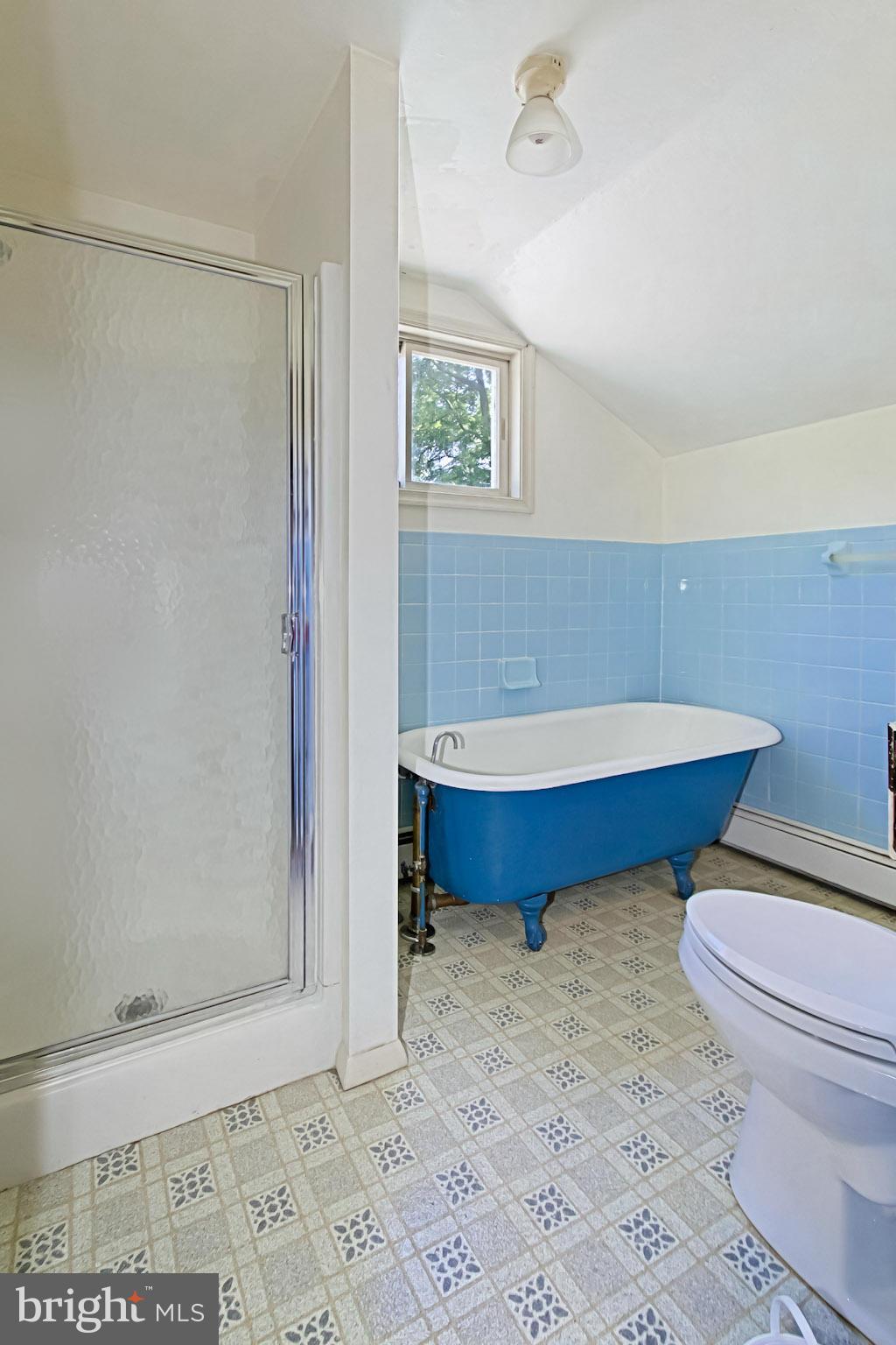 6700 Newman Road Clifton, VA 20124 - Photo 22 of 30 Bath with Antique Claw Foot But