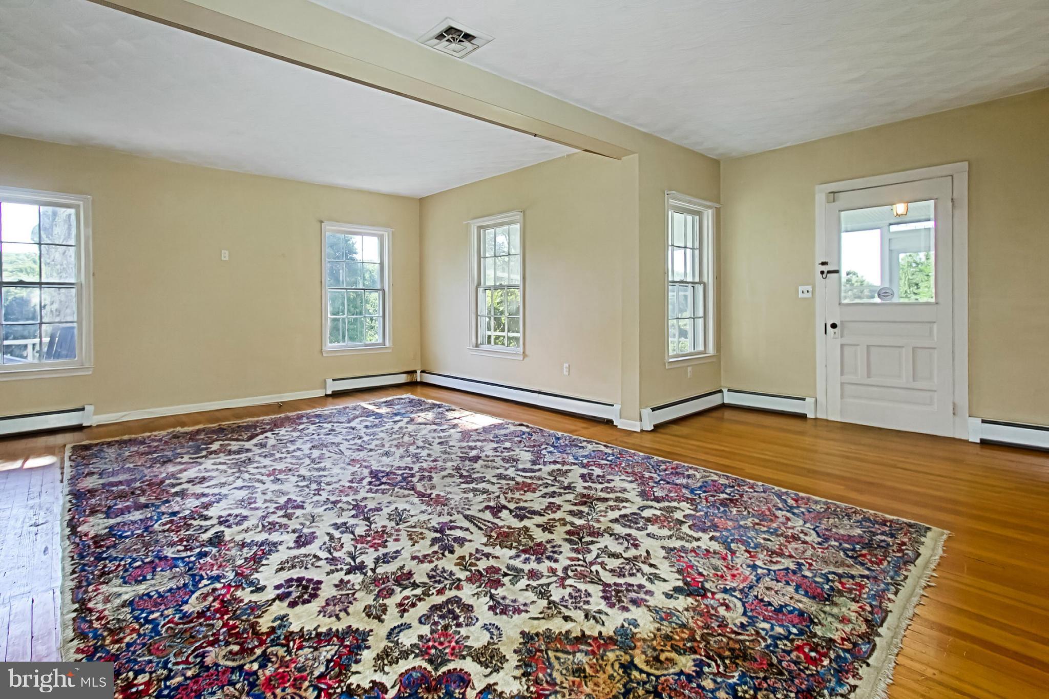 6700 Newman Road Clifton, VA 20124 - Photo 8 of 30 Formal Parlor