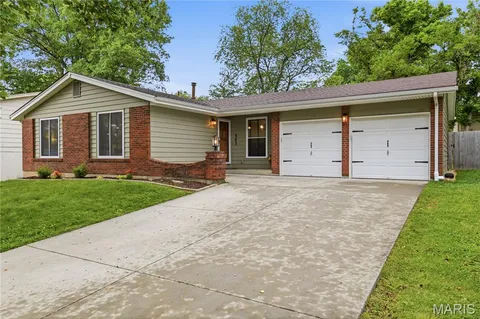 $349,900 | 541 Braebridge Road, Manchester, MO 63021