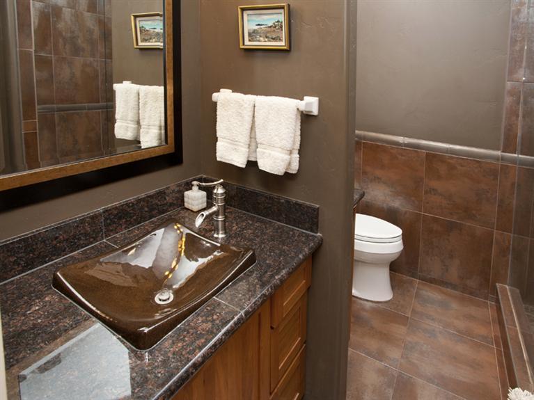 3094 Booth Falls Road, Unit 7 Vail, CO 81657 - Photo 14 of 18 Secondary bathroom