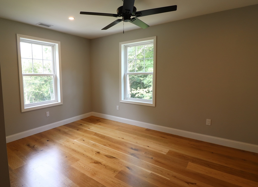 37 Glendale Road, Unit 1 Tiverton, RI 02878 - Photo 19 of 24