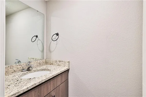 $1,695 | 1502 Shale Court, Grain Valley, MO 64029