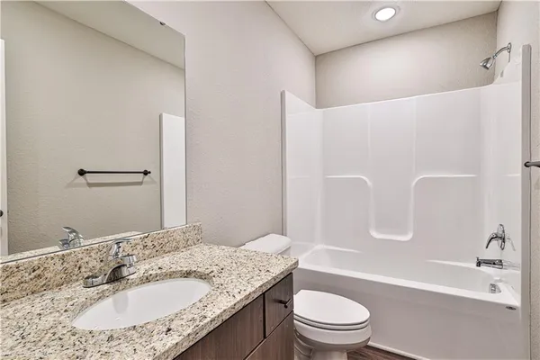 $1,695 | 1502 Shale Court, Grain Valley, MO 64029