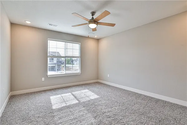 $1,695 | 1502 Shale Court, Grain Valley, MO 64029