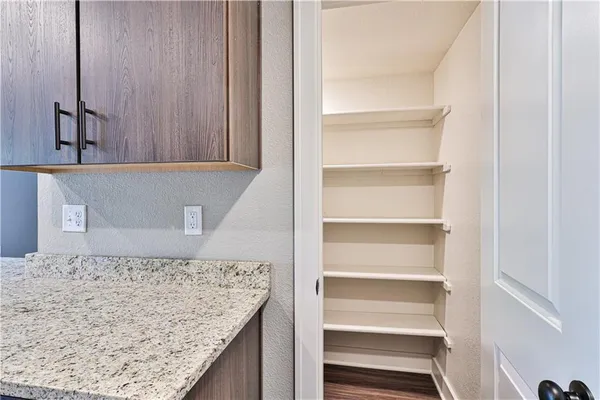 $1,695 | 1502 Shale Court, Grain Valley, MO 64029