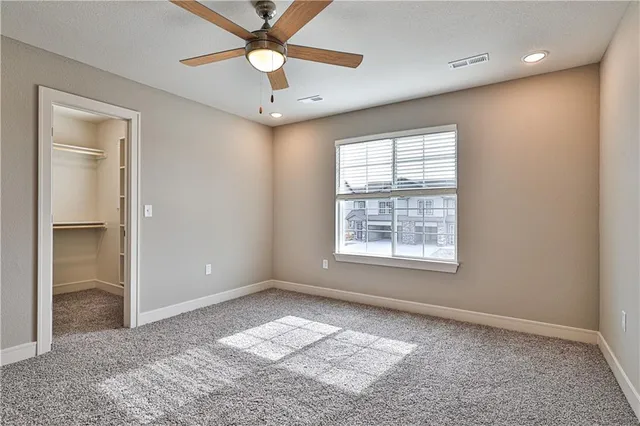 $1,695 | 1502 Shale Court, Grain Valley, MO 64029