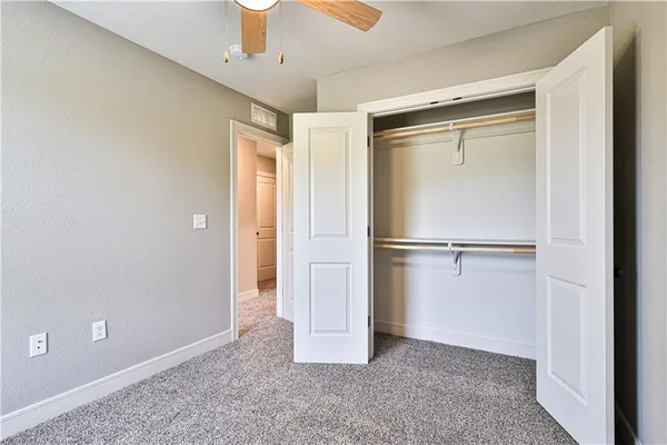 $1,695 | 1502 Shale Court, Grain Valley, MO 64029