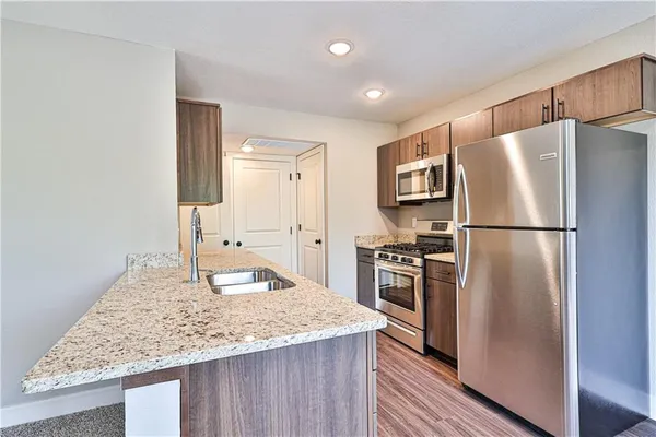 $1,695 | 1502 Shale Court, Grain Valley, MO 64029