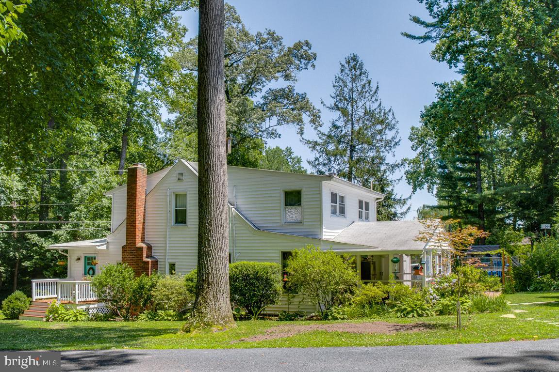 948 Diggs Road Crownsville, MD 21032 - Photo 38 of 49 and beautiful screened in porch