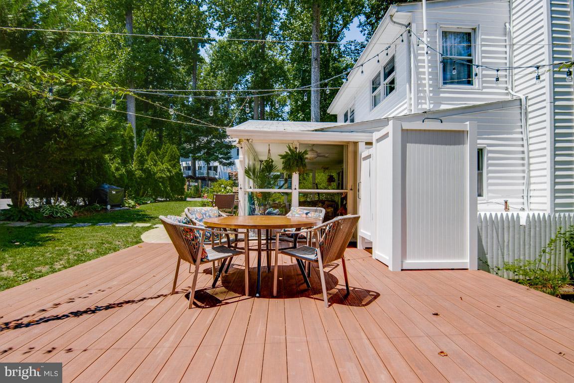 948 Diggs Road Crownsville, MD 21032 - Photo 41 of 49 and dining alfresco!