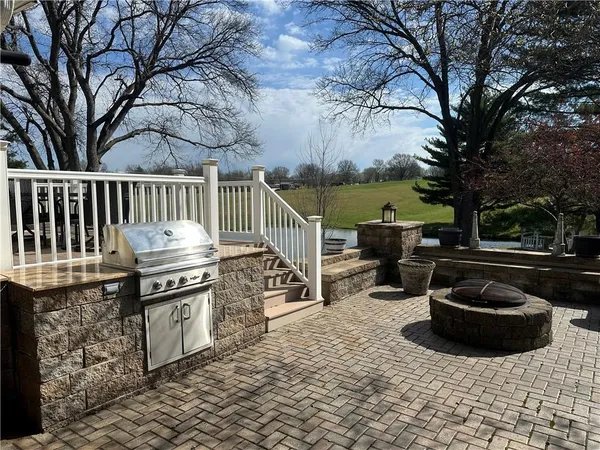 $929,000 | 2303 Lynn Road, Excelsior Springs, MO 64024