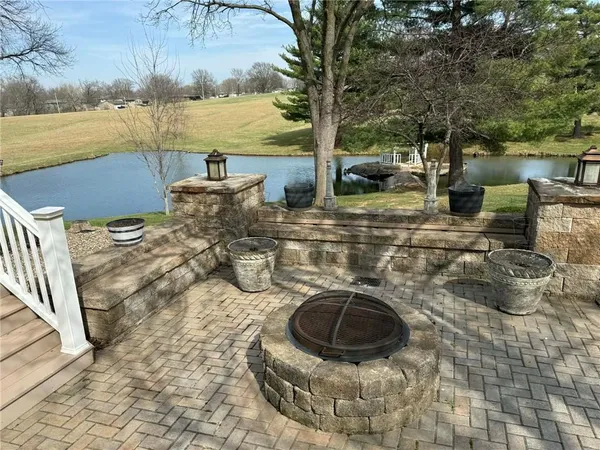 $929,000 | 2303 Lynn Road, Excelsior Springs, MO 64024