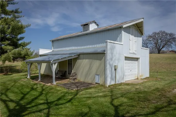 $929,000 | 2303 Lynn Road, Excelsior Springs, MO 64024
