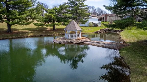 $929,000 | 2303 Lynn Road, Excelsior Springs, MO 64024
