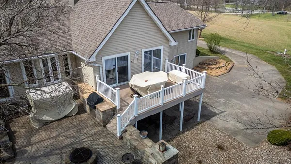 $929,000 | 2303 Lynn Road, Excelsior Springs, MO 64024