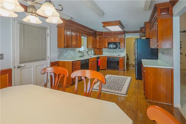 $929,000 | 2303 Lynn Road, Excelsior Springs, MO 64024