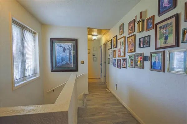 $929,000 | 2303 Lynn Road, Excelsior Springs, MO 64024