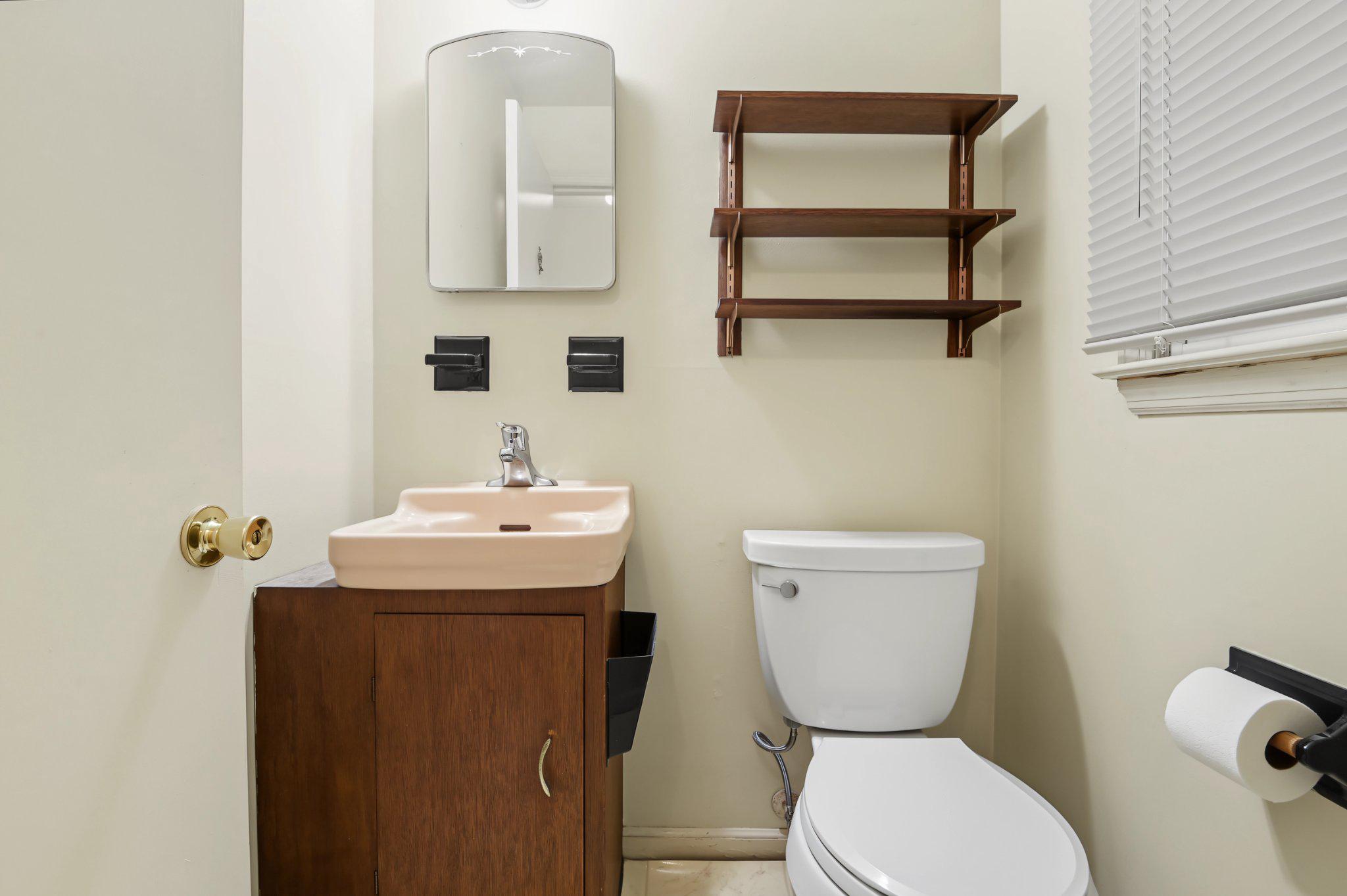 2702 Pecksniff Road Wilmington, DE 19808 - Photo 18 of 24 First level powder room
