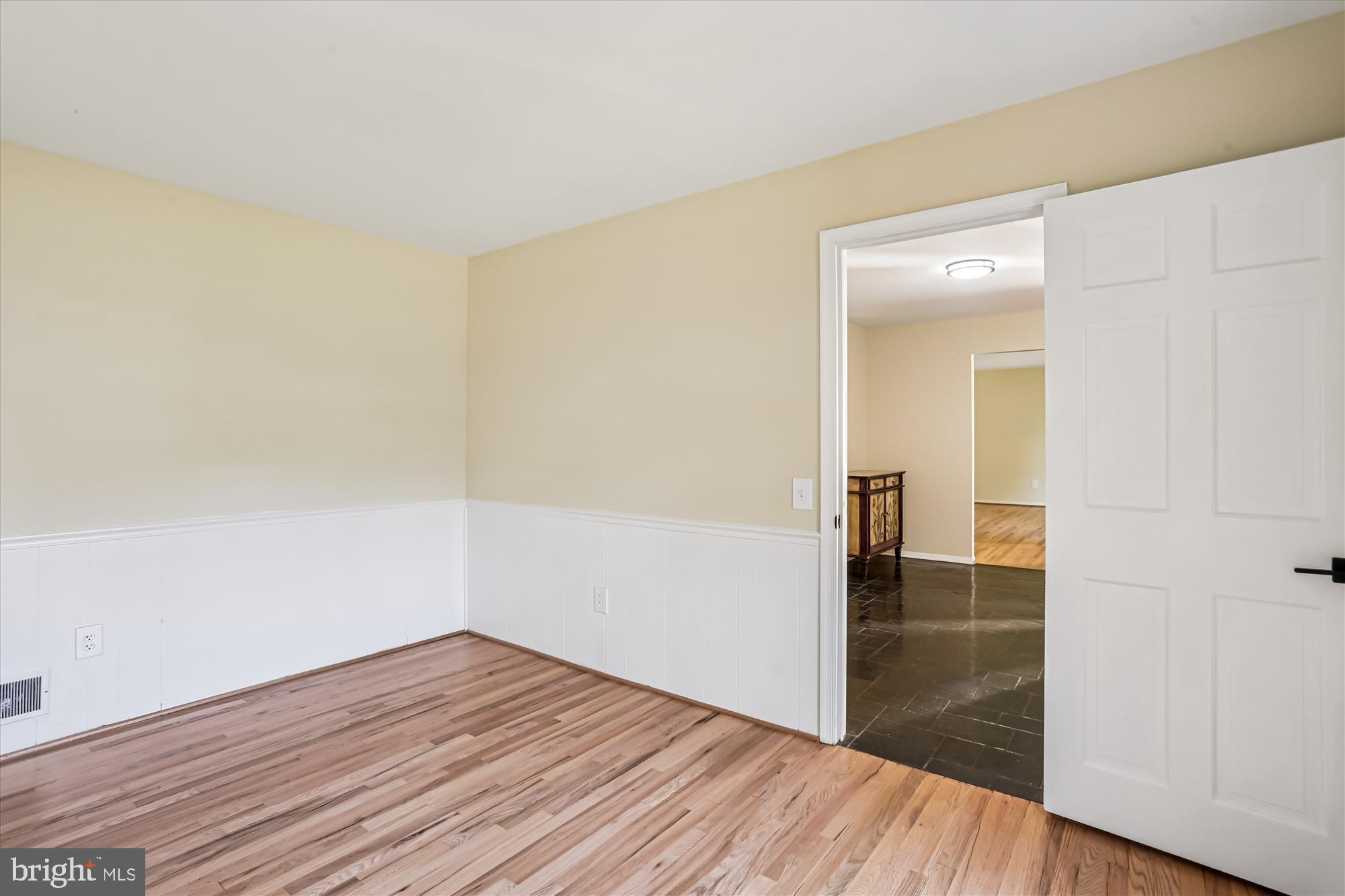 9017 Falls Chapel Way Potomac, MD 20854 - Photo 20 of 70 Den