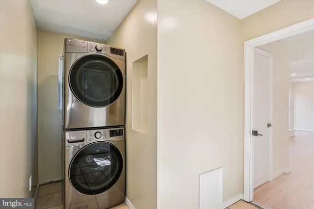 $1,195,000 | 9017 Falls Chapel Way, Potomac, MD 20854