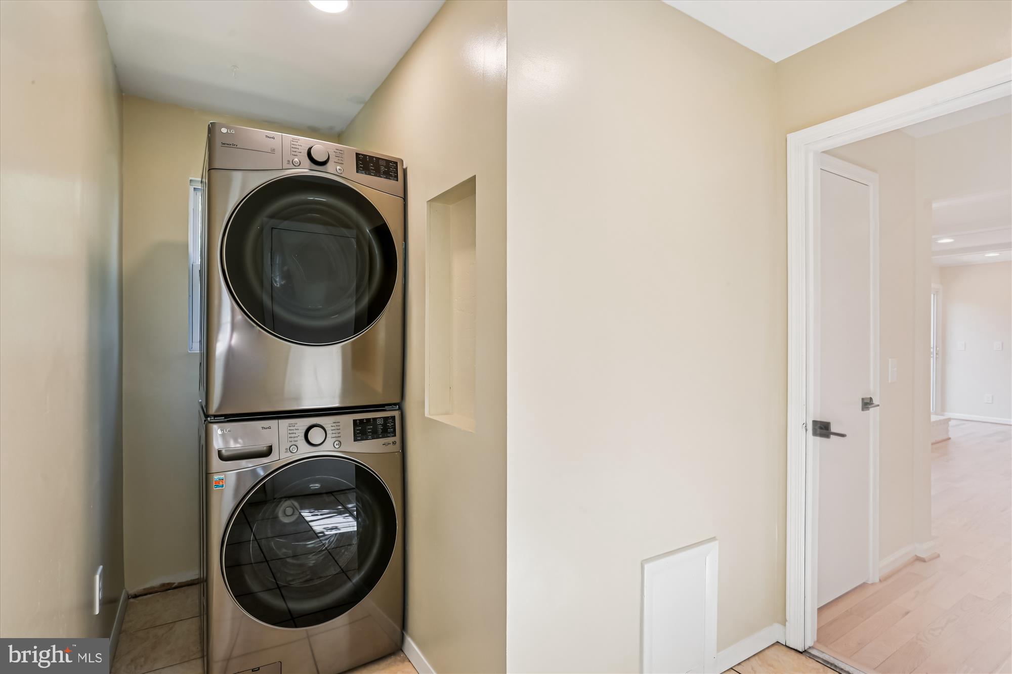 9017 Falls Chapel Way Potomac, MD 20854 - Photo 34 of 70 Laundry