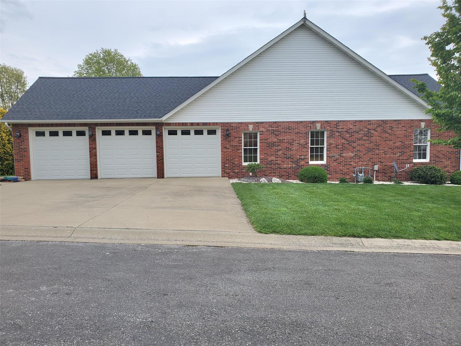 8095 Hill Road St. Rose, IL 62230 - Photo 4 of 58