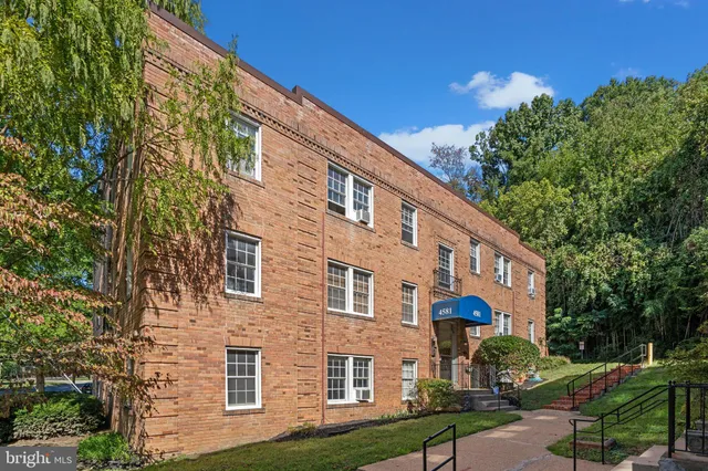 $245,000 | 4581 MacArthur Boulevard Northwest, Unit 103, Washington, DC 20007